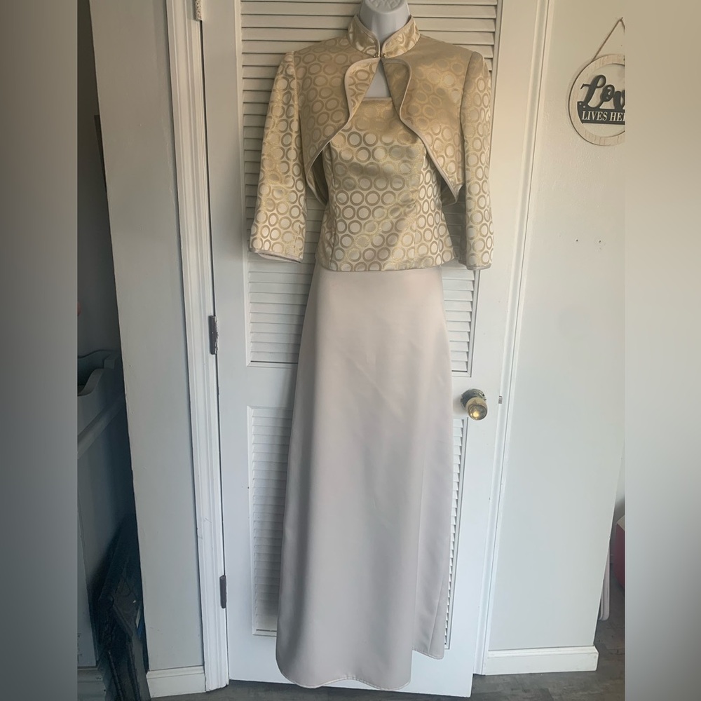 JS Collections women’s beige & gold 3 piece formal gown size 8